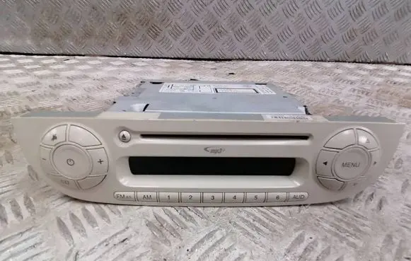 Radio/CD/DVD/GPS head unit