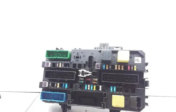 Opel Astra H Fuse module 13206763 5DK00866972