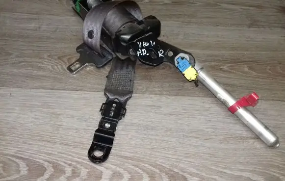 Volvo V70 Front seatbelt 8626240