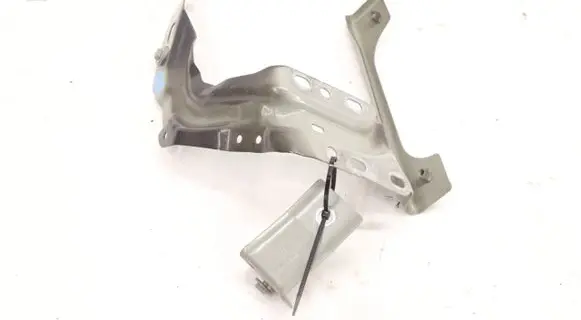 Volkswagen Tiguan Fender mounting bracket 5NA821136B5784608