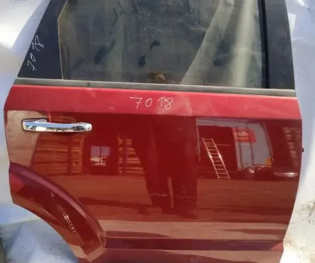 Dodge Journey Rear door raudonos