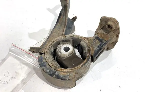 Toyota Auris E180 Gearbox mount 