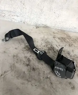 Infiniti Q50 Rear seatbelt 1051857