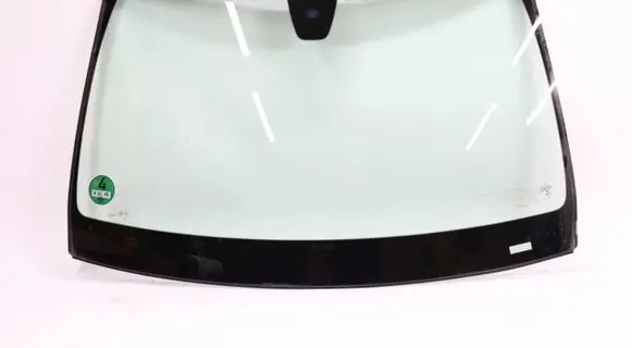 Mercedes-Benz C W205 Front windscreen/windshield window 5775247