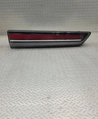 Opel Mokka B Tailgate rear/tail lights 9833944480