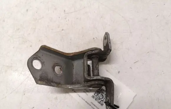 Mazda 5 Front door lower hinge