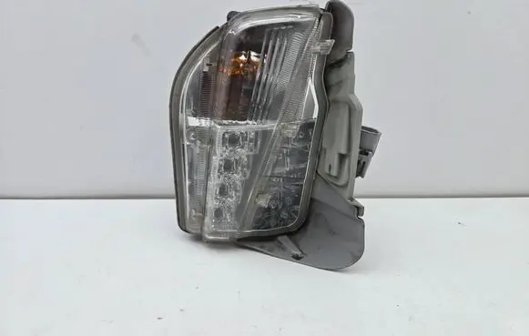 Toyota Prius+ (ZVW40) LED Daytime headlight E1313420
