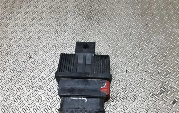 Citroen C4 I Fuel pump relay 240107