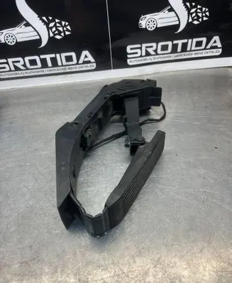 Mercedes-Benz S W220 Accelerator throttle pedal A2203000004