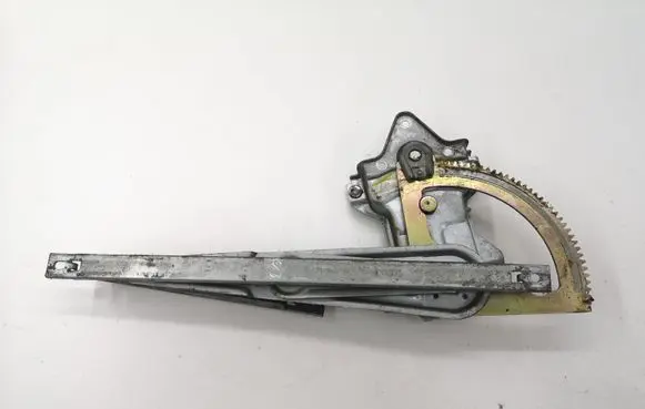 KIA Sorento Rear window lifting mechanism without motor