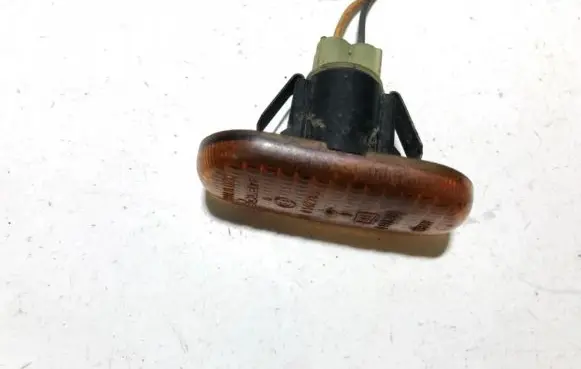 Renault Laguna I Front fender indicator light 6r0142789