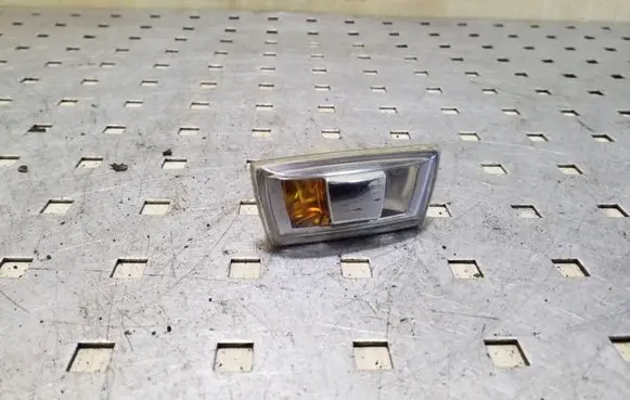 Opel Insignia A Front fender indicator light 13252455 13252456