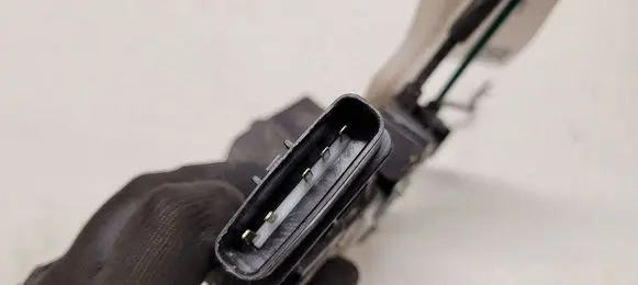 KIA Magentis Front door lock 813202G210