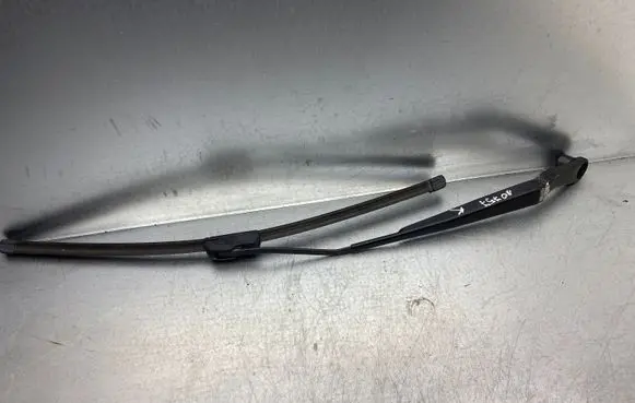 Chrysler 300 - 300C Windshield/front glass wiper blade 6825
