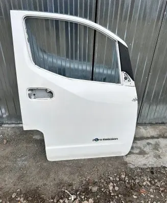 Nissan NV200 Front door