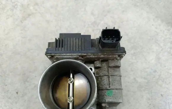 Nissan X-Trail T30 Throttle body valve SERA57601HITACHI