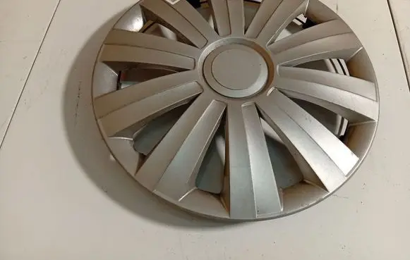 Opel Astra H R15 wheel hub/cap/trim 