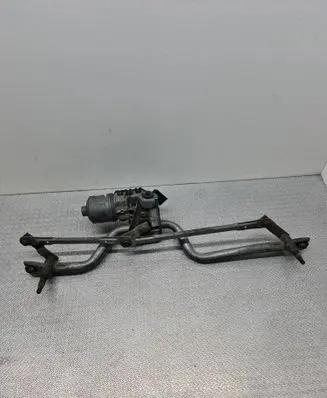 Renault Clio II Front wiper linkage and motor 8200258327
