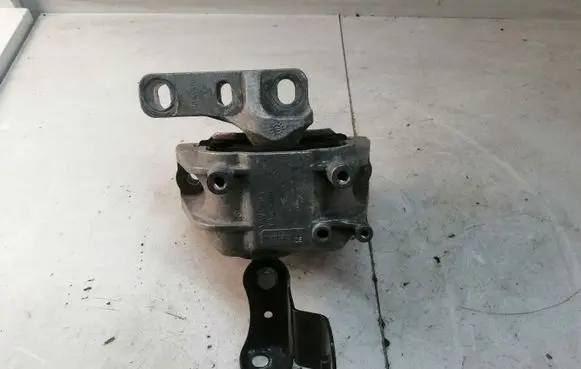 Volkswagen Golf V Engine mount bracket 1K0199262 1K0199262CE