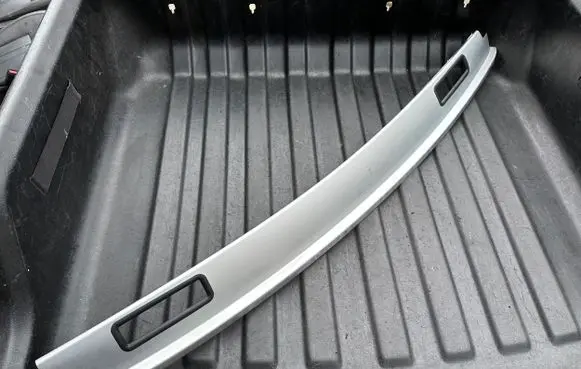 Roof trim bar molding cover