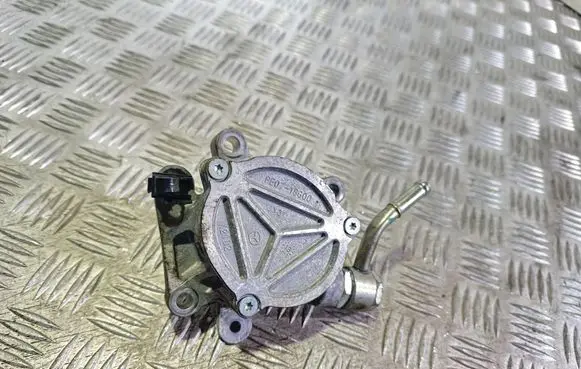 Mazda 6 Vacuum pump PE0718G00