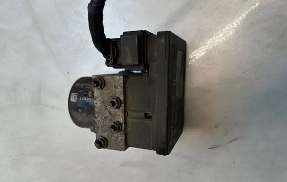 Skoda Octavia Mk2 (1Z) ABS Pump 1K0614517T 10020602204