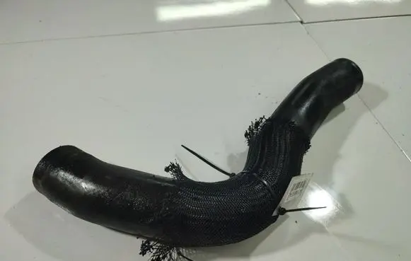 Mazda 5 Intercooler hose/pipe