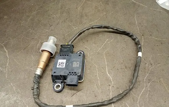 Audi Q3 F3 Lambda probe sensor 05L906261H