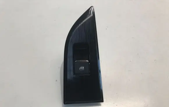 Nissan Qashqai J12 Quarter vent window switch 829606UA2A 254116XL0A