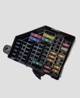 Volkswagen PASSAT B6 Fuse module 3C0880204E