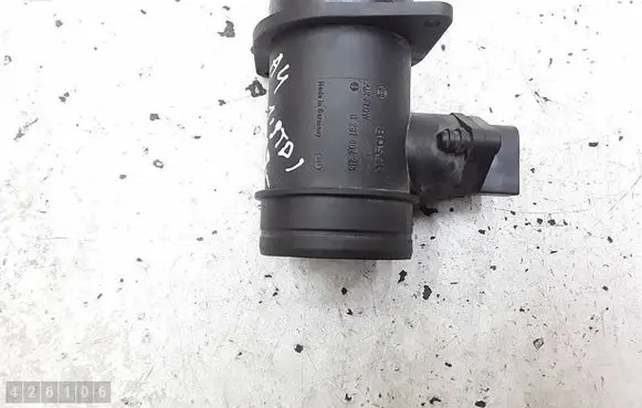 Audi A4 S4 B5 8D Mass air flow meter 0281002216