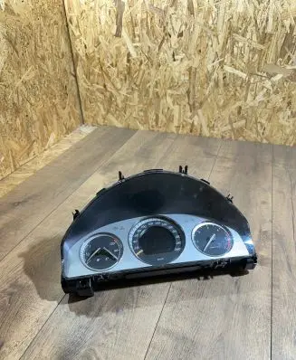Mercedes-Benz C W204 Speedometer (instrument cluster) A2045404548 A2045402211 A2044422421