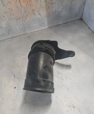BMW 6 E63 E64 Air intake duct part 13717521019