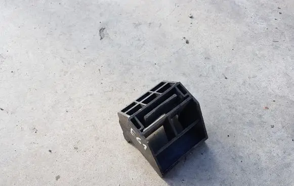 BMW 5 E60 E61 Radiator mount bracket 