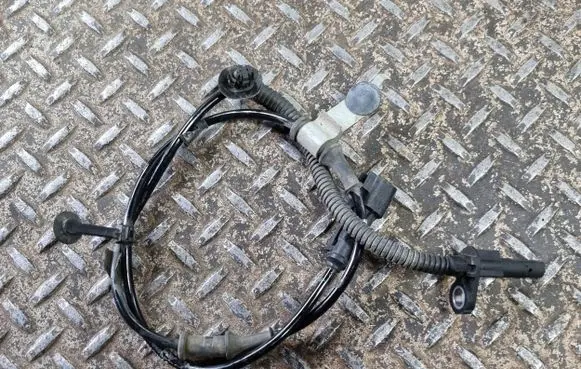 Ford Mustang VI ABS brake wheel speed sensor FR3C2C204AC 0265009583