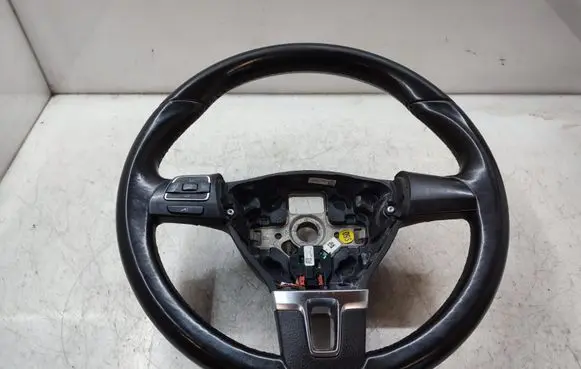 Volkswagen Amarok Steering wheel