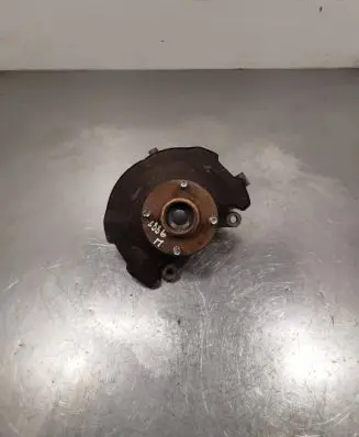 Suzuki Swift I Front wheel hub spindle knuckle