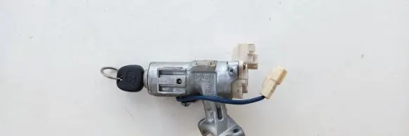 Toyota Yaris Ignition lock 45020524
