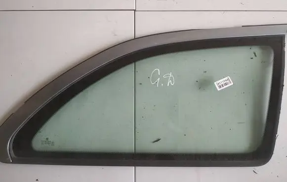 Skoda Octavia Mk2 (1Z) Rear side window AS2