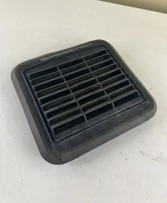 Dodge RAM 1500 DS Quarter panel pressure vent 5505599BA