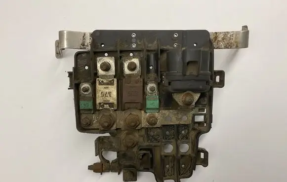 Renault Trafic II (X83) Battery relay fuse 82004003