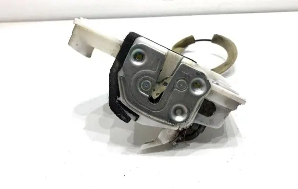 Mazda 3 II Front door lock 