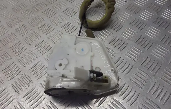 Mazda 2 Rear door lock