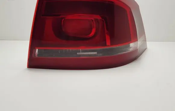 Volkswagen PASSAT B7 Rear/tail lights 3AE945096C