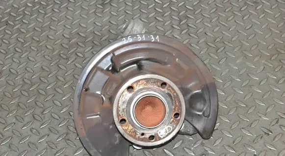 Rear wheel hub