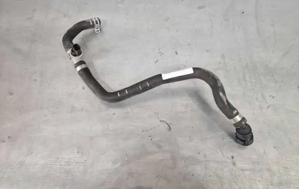 Coolant pipe/hose