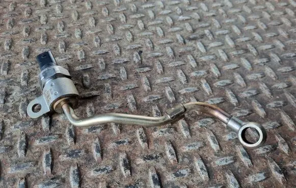 BMW 3 G20 G21 Exhaust gas pressure sensor 8579973 8570936