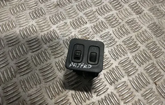 Mitsubishi Pajero Light switch