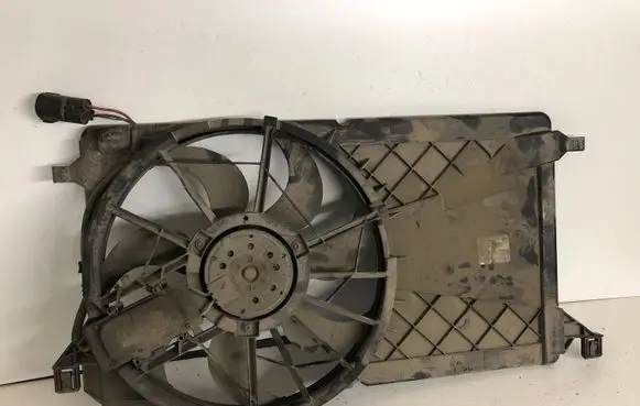 Volvo S40 Radiator cooling fan shroud