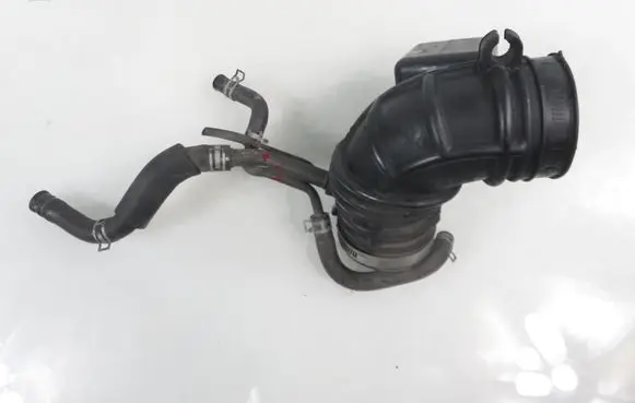 Suzuki Grand Vitara II Air intake hose/pipe 
